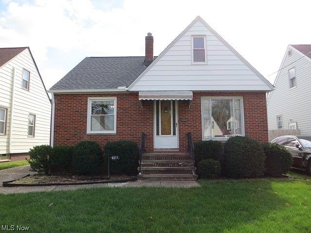 1st image of 6211 Northcliff Ave