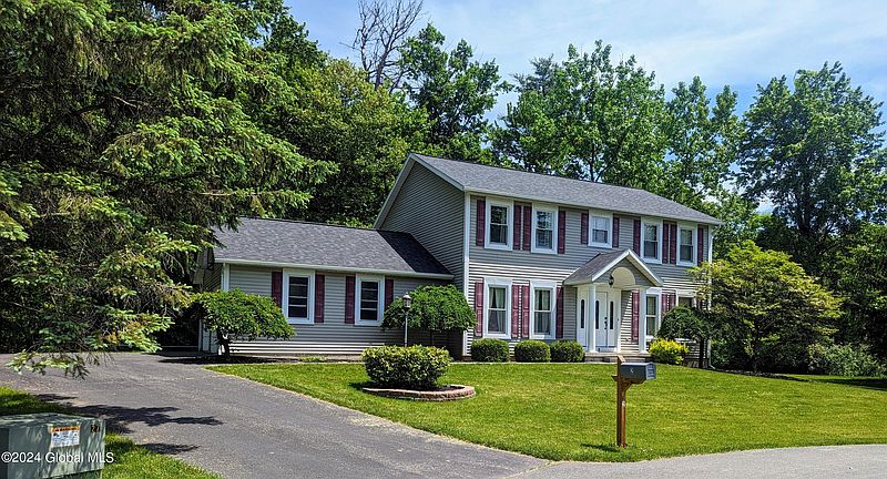 2nd image of 2 Delaware Court