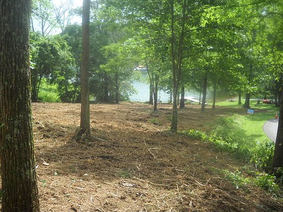 3rd image of Lakeside Dr