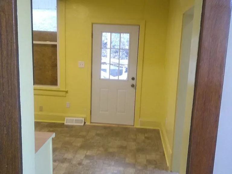 515 Lee Ave — Photo 6