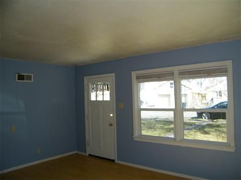 5th image of 14 Marshall Dr
