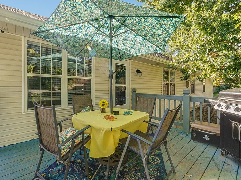 404 E Valley View Rd — Photo 37