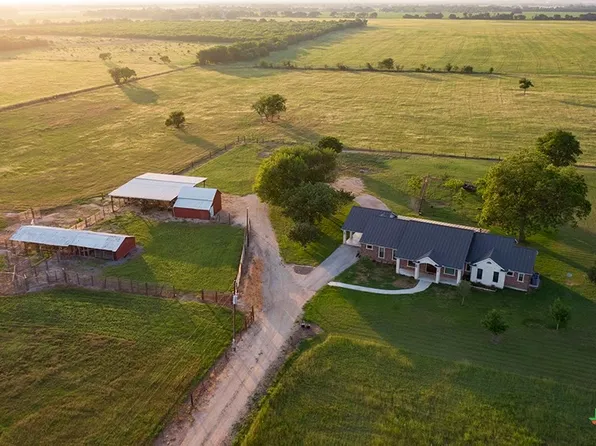 2420 Bolton Rd, Marion, TX 78124