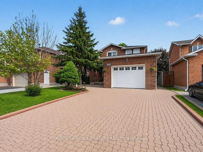 101 Pentland Cres — Photo 2