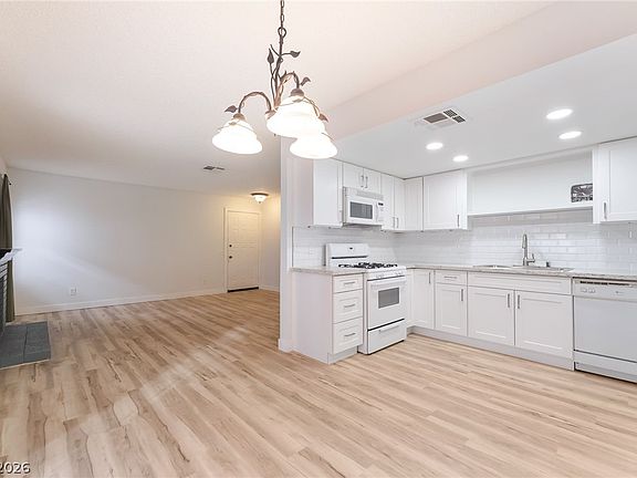 3rd image of 6633 W Tropicana Ave Unit 101