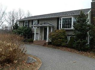 10 Celentano Dr, Naugatuck, CT 06770