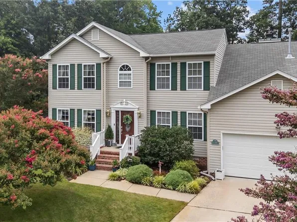 114 Van Curen Ct, Yorktown, VA 23693