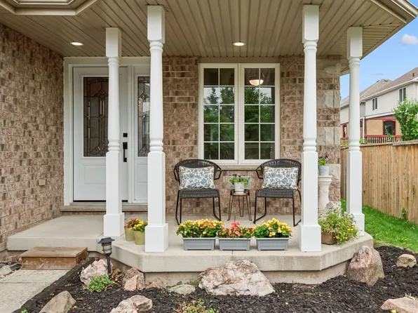 3 Marigold Dr, Guelph, ON N1C 1G7