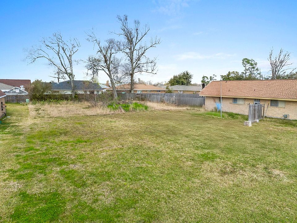 2nd image of 2009 Bancroft St