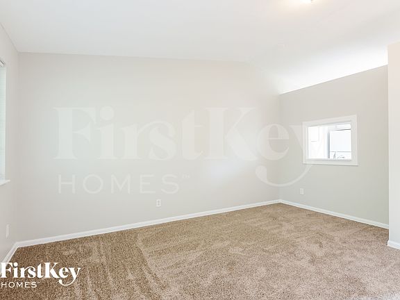 3rd image of 12 Country Wood Ln