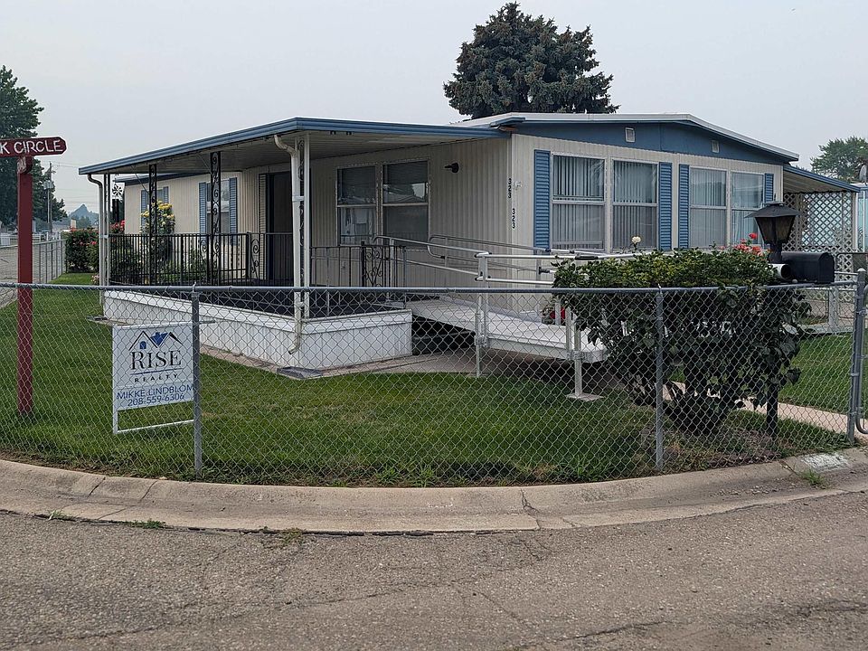 1st image of 323 W Oak Cir