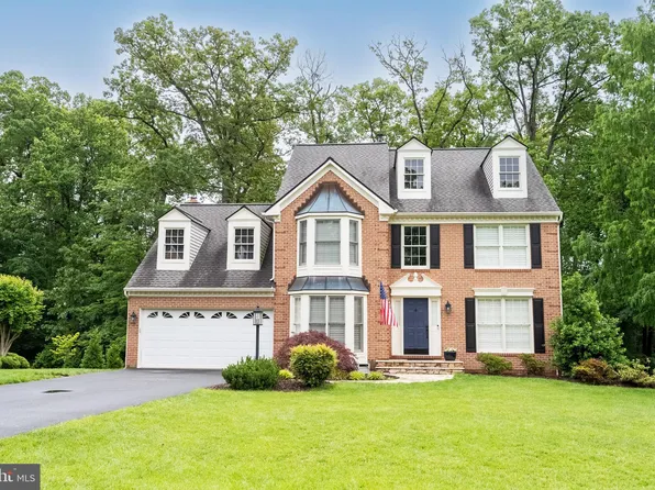 8615 Oak Brook Ln, Fairfax Station, VA 22039