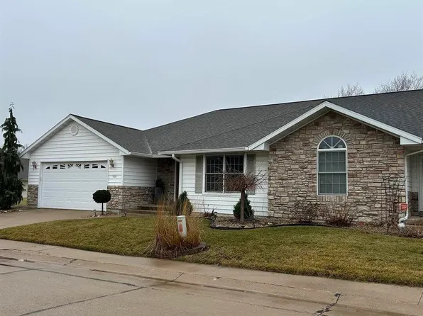 1420 Stone Creek Dr, Quincy, IL 62305