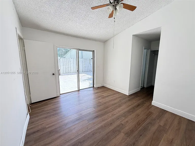 21393 NE 8th Ct #3 — Photo 14