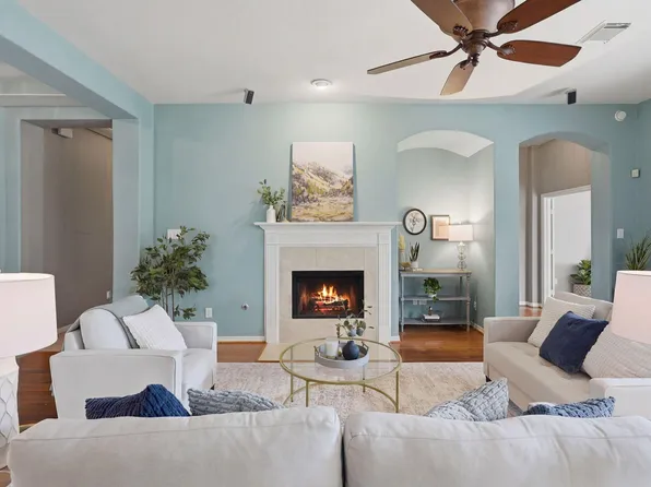 12007 Mariposa Canyon Dr, Tomball, TX 77377