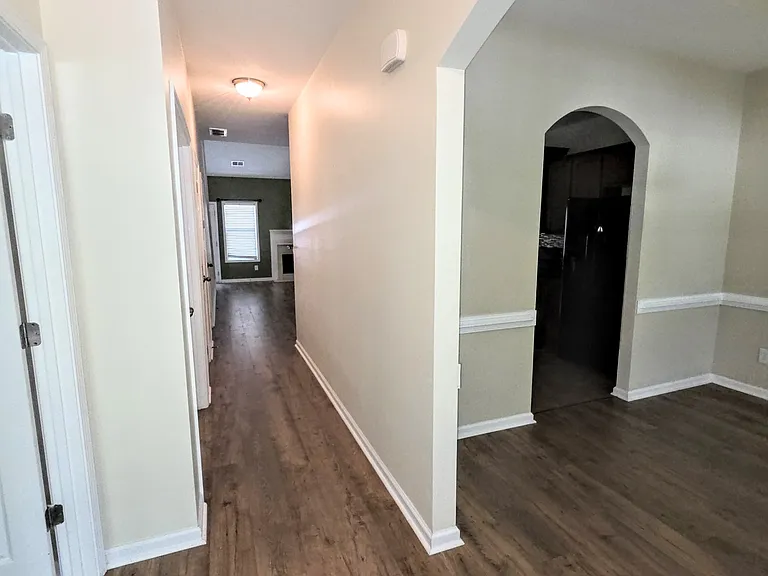 113 Macalester Dr — Photo 2