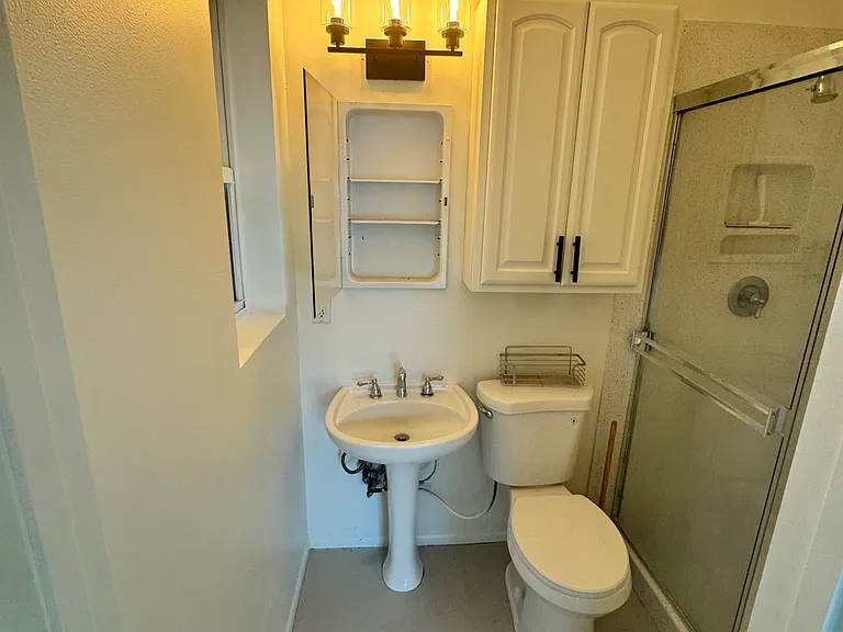 3140 N 6th Ave — Photo 11