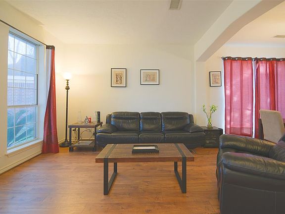 5th image of 20926 Whitevine Way