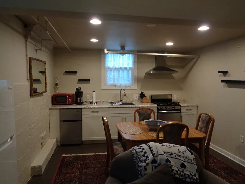 Beautiful 1 Bed 1 Bath in North Everett — Photo 2