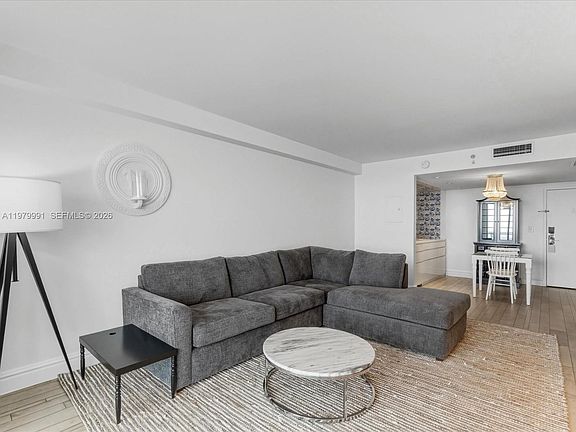 4th image of 1100 West Ave #1414