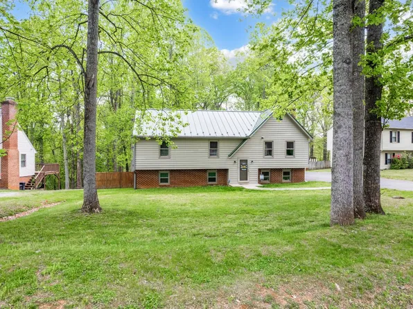 400 Cambridge Dr, Lynchburg, VA 24502