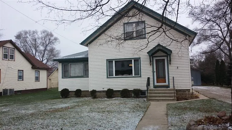 149 East Ave photo 1