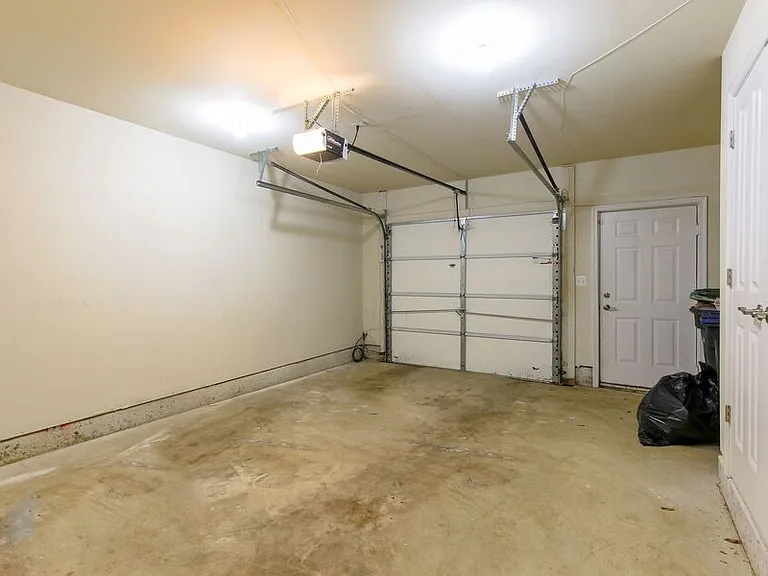 720 Barnes St NE — Photo 57