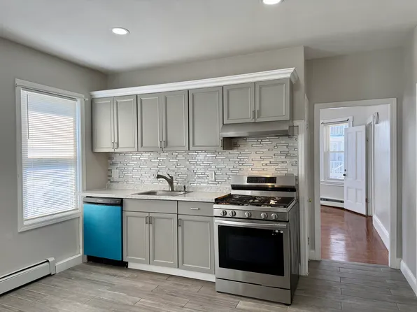 57-59 Robin St #1, Providence, RI 02908