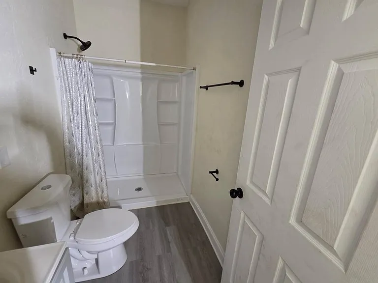 541 Woodbine St #2 — Photo 8