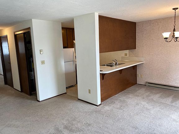 3rd image of 1023 E 2nd St