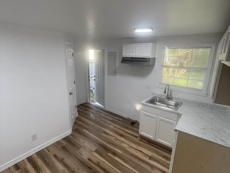 1525 Blountstown St #3 — Photo 1