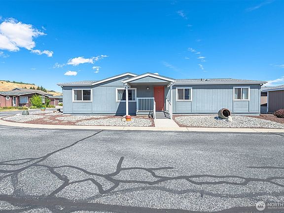 3rd image of 1708 Twin Peaks Drive #84