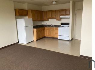 296 Oak St, Holyoke, MA 01040