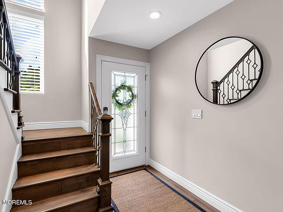 3rd image of 7 Pine Drive
