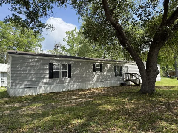 518 N 5th St, Kinder, LA 70648