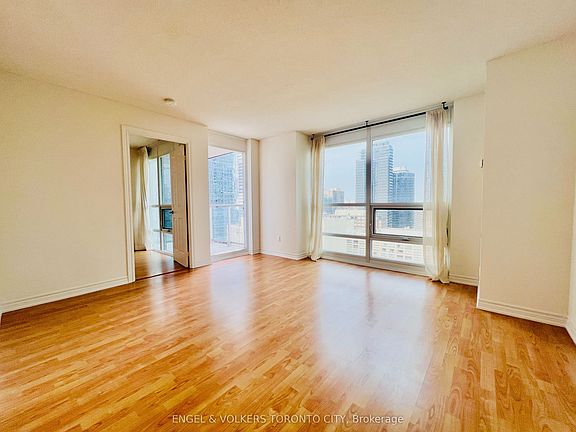 5th image of 761 Bay St #2302