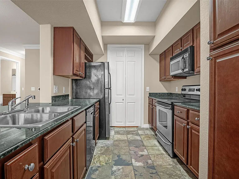 7575 Kirby Dr #3202 — Photo 17