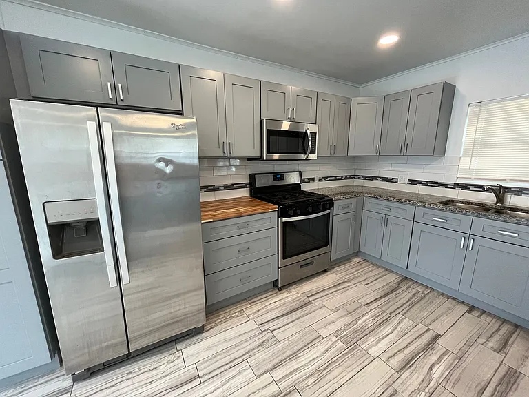 720 N Columbia Ave — Photo 7