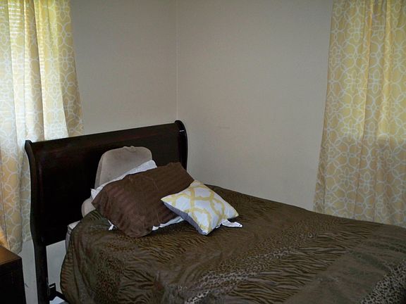 2nd image of 128 Nelda Dr