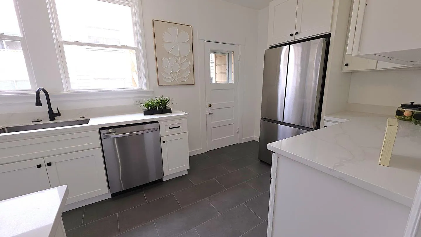 5232-5230 California St - Photo 8