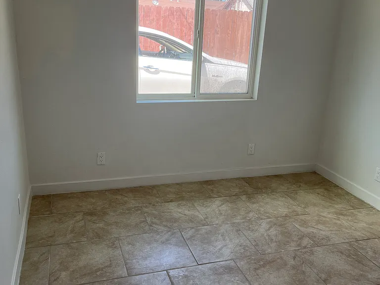 617 S Willowbrook Ave — Photo 2