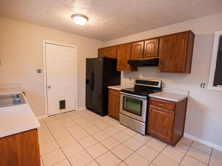1066 Quail Meadow Dr — Photo 2