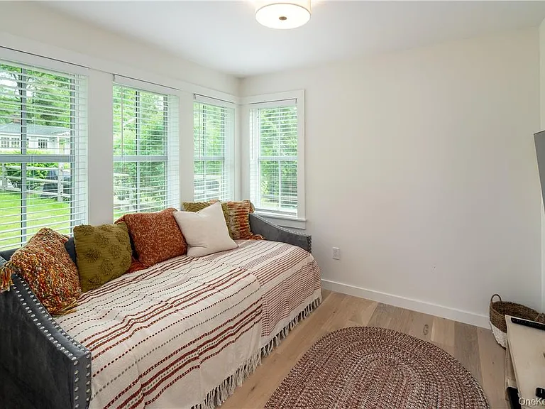 24 Cove Rd — Photo 15