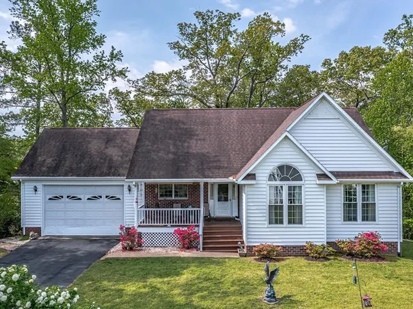 1248 Steamboat Ln, Heathsville, VA 22473