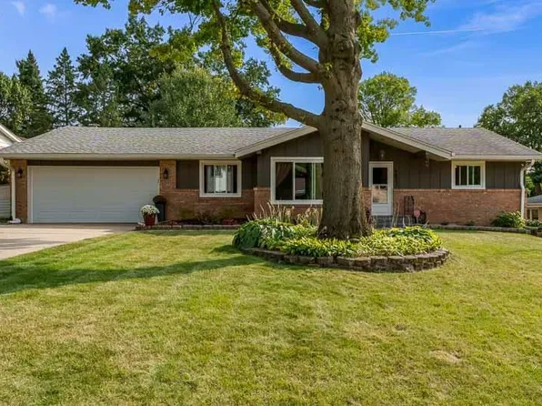 4853 Braewild Rd, Rockford, IL 61107