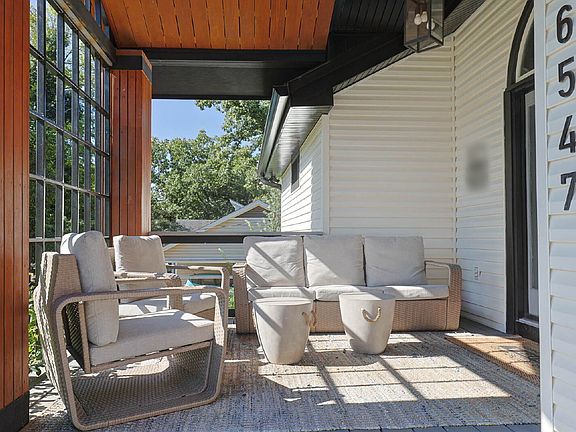 3rd image of 6547 Moon Cir