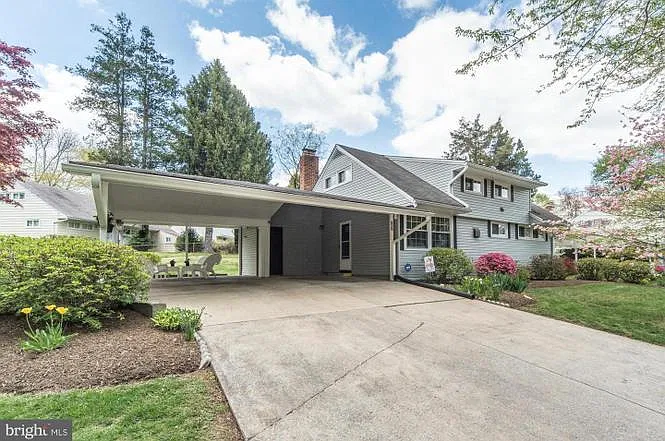 302 Bradley Ave