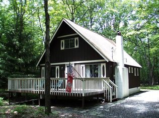 252 Chipmunk Rd, Bushkill, PA 18324