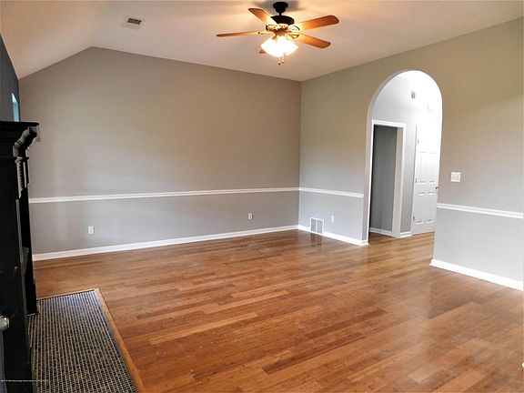 5th image of 9076 Belmont Cv