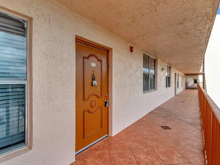 14623 Bonaire Blvd #502 — Photo 27